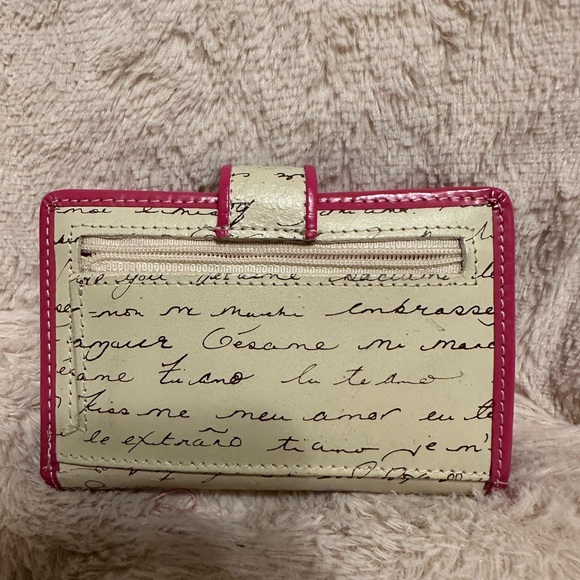 Fossil Pink and Cream Heart-Accent Wallet - Picture 2 of 9